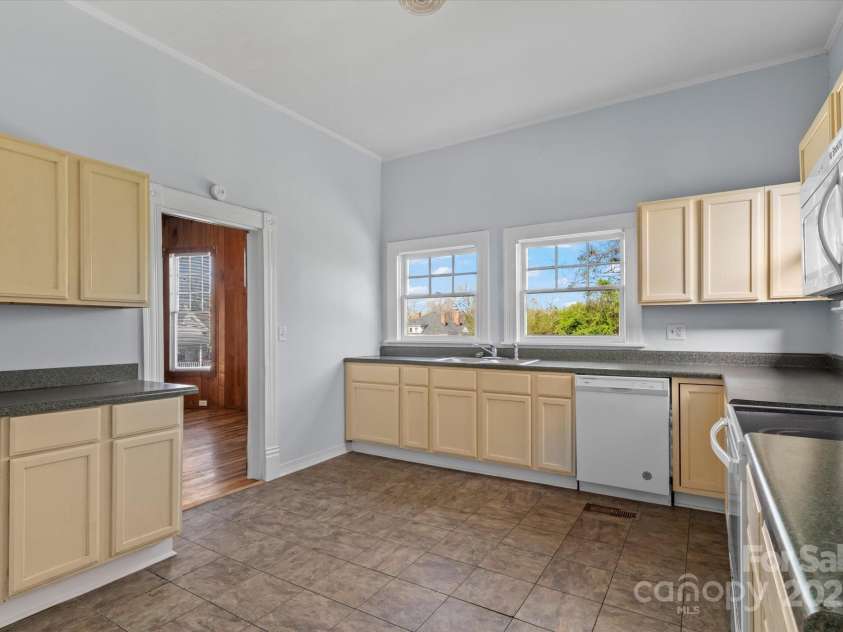 126 Henderson Street, Salisbury, NC 28144.  MLS# CAR4240582, YatesRealty ID 9261. 