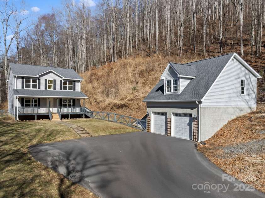 272 Paint Fork Road, Barnardsville, NC 28709.  MLS# CAR4225588, YatesRealty ID 9264. 2-Story Home w/a Detached 2-car garage & FROG