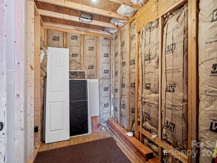 272 Paint Fork Road, Barnardsville, NC 28709.  MLS# CAR4225588, YatesRealty ID 9264. 