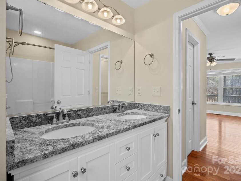 272 Paint Fork Road, Barnardsville, NC 28709.  MLS# CAR4225588, YatesRealty ID 9264. Primary Bath on the Main Level