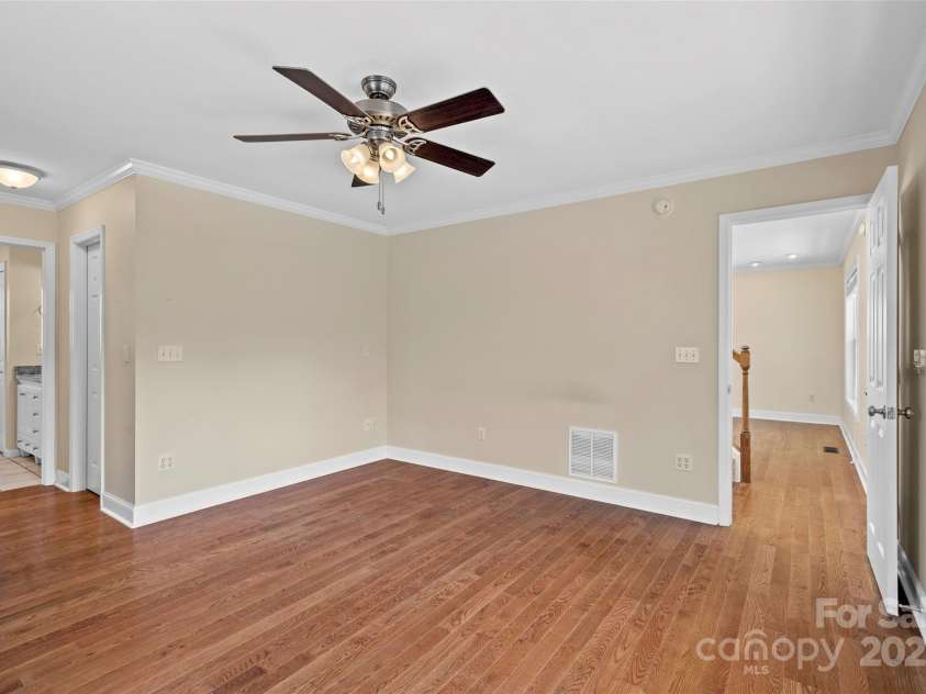 272 Paint Fork Road, Barnardsville, NC 28709.  MLS# CAR4225588, YatesRealty ID 9264. Primary Suite on the Main Level