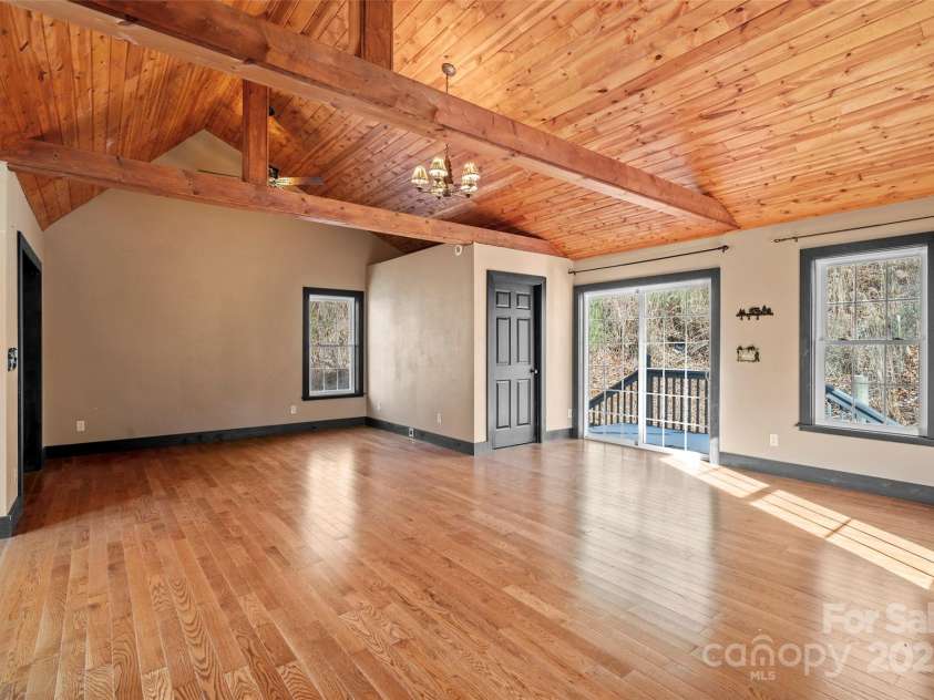 272 Paint Fork Road, Barnardsville, NC 28709.  MLS# CAR4225588, YatesRealty ID 9264. Room over the Garage