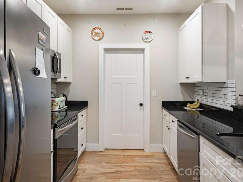 124 Foxden Drive, Fletcher, NC 28732.  MLS# CAR4244379, YatesRealty ID 9265. 