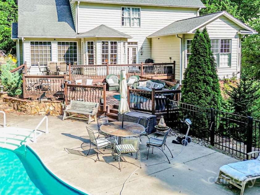 196 Col Hamptons Court, Rutherfordton, NC 28139.  MLS# CAR4271105, YatesRealty ID 9265. 