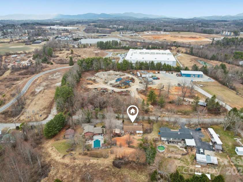 403 Crest Road, East Flat Rock, NC 28726.  MLS# CAR4230629, YatesRealty ID 9266. 