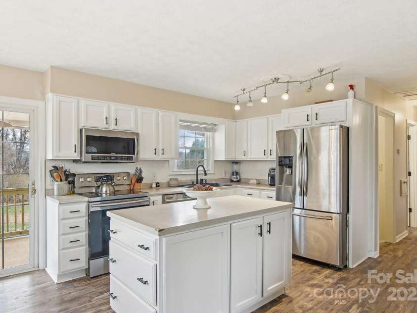 403 Crest Road, East Flat Rock, NC 28726.  MLS# CAR4230629, YatesRealty ID 9266. 