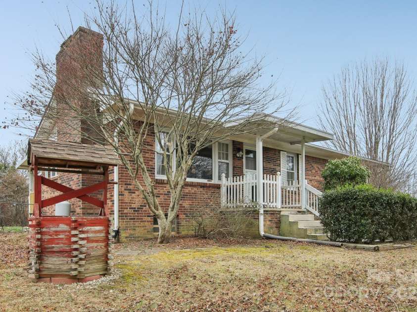 403 Crest Road, East Flat Rock, NC 28726.  MLS# CAR4230629, YatesRealty ID 9266. 