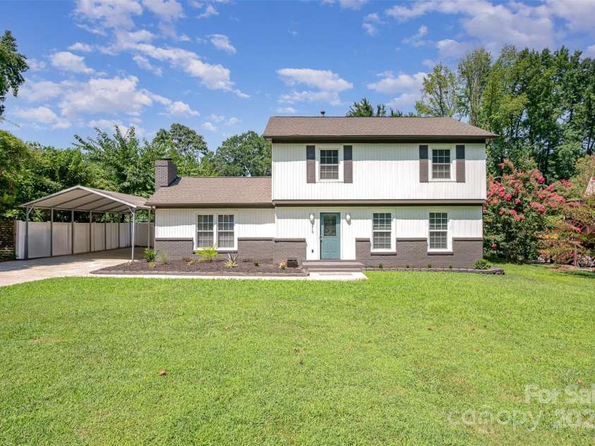 5915 Bluebonnet Road, Charlotte, NC 28212.  MLS# CAR4285336, YatesRealty ID 9266. 