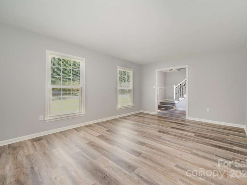 5915 Bluebonnet Road, Charlotte, NC 28212.  MLS# CAR4285336, YatesRealty ID 9266. 