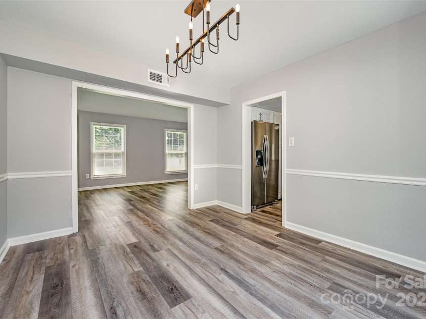 5915 Bluebonnet Road, Charlotte, NC 28212.  MLS# CAR4285336, YatesRealty ID 9266. 
