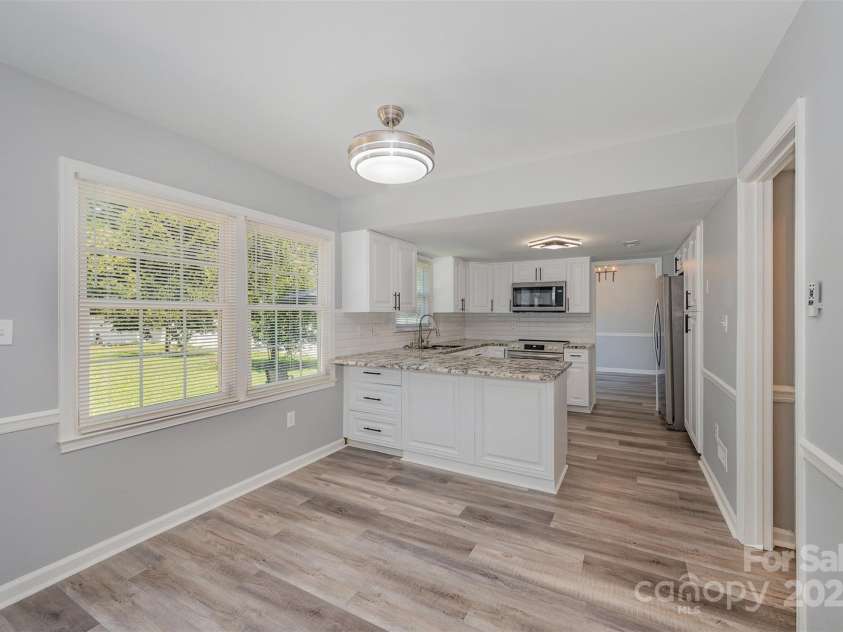 5915 Bluebonnet Road, Charlotte, NC 28212.  MLS# CAR4285336, YatesRealty ID 9266. 