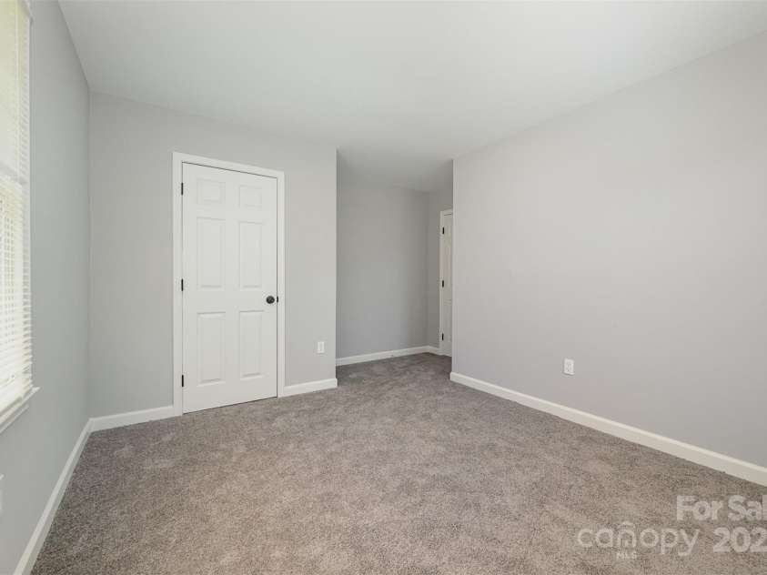 5915 Bluebonnet Road, Charlotte, NC 28212.  MLS# CAR4285336, YatesRealty ID 9266. 