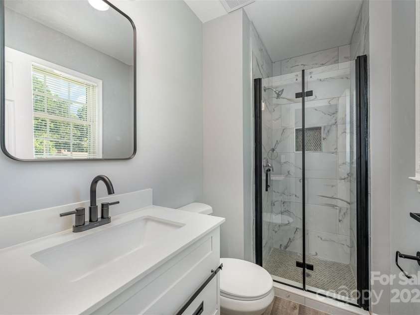 5915 Bluebonnet Road, Charlotte, NC 28212.  MLS# CAR4285336, YatesRealty ID 9266. 
