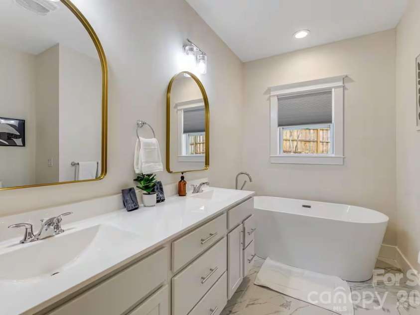 170 Cascade Ridge Road, Fairview, NC 28730.  MLS# CAR4350976, YatesRealty ID 9267. 