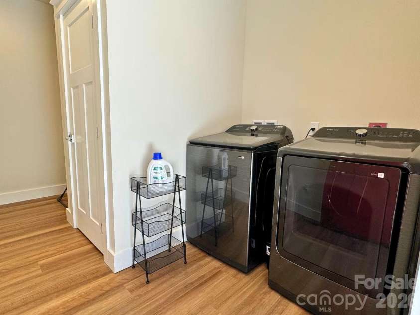 170 Cascade Ridge Road, Fairview, NC 28730.  MLS# CAR4350976, YatesRealty ID 9267. 