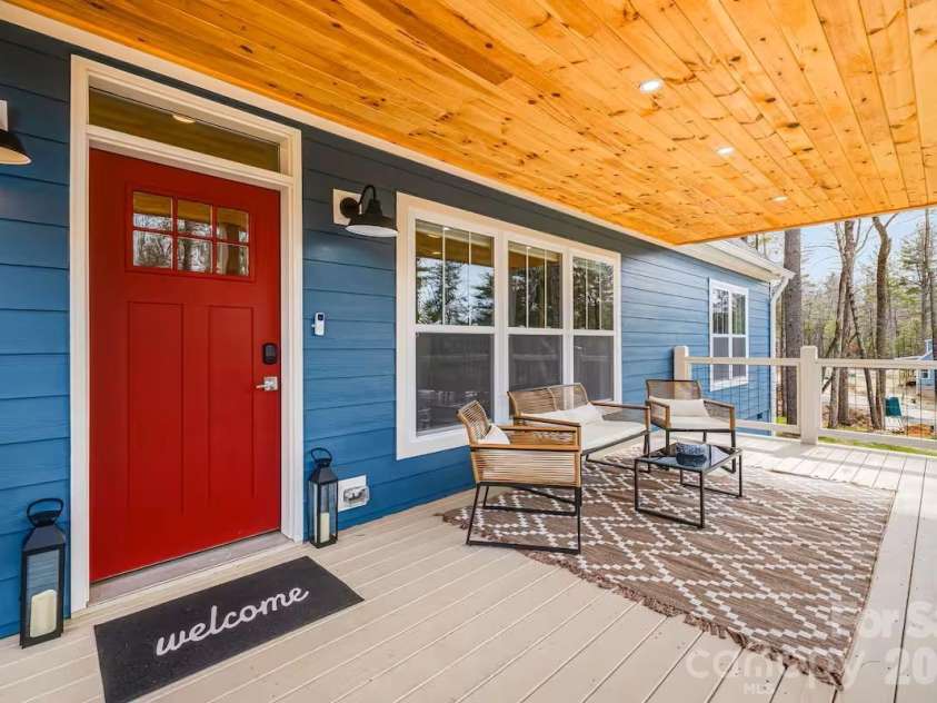 170 Cascade Ridge Road, Fairview, NC 28730.  MLS# CAR4350976, YatesRealty ID 9267. 