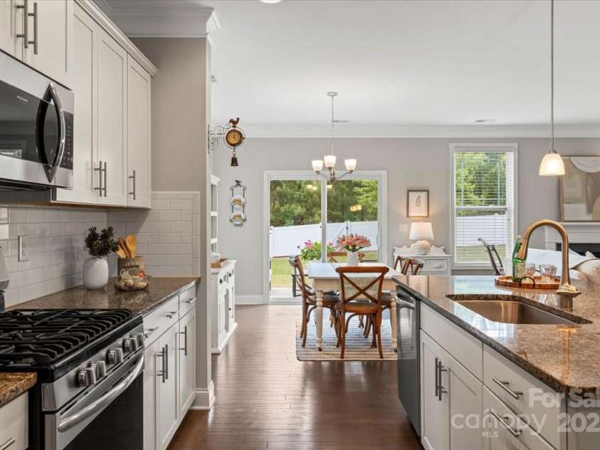 7039 Chrysanthemum Road, Lancaster, SC 29720.  MLS# CAR4249238, YatesRealty ID 9267. Kitchen