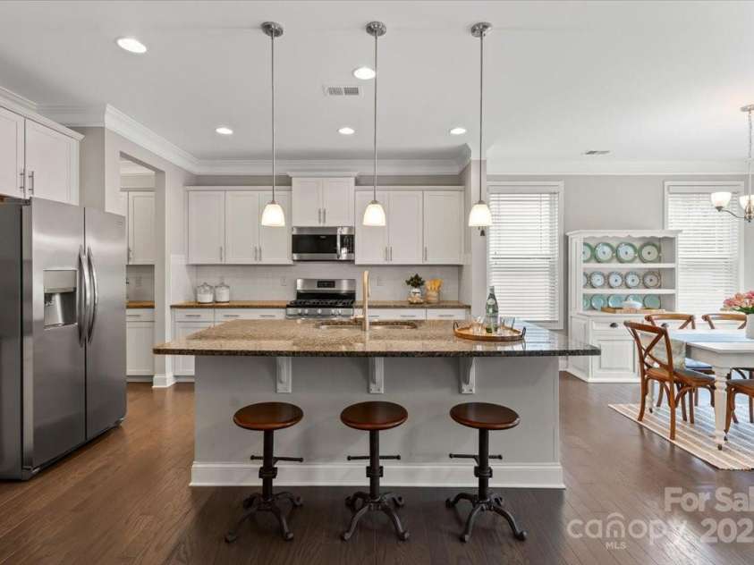 7039 Chrysanthemum Road, Lancaster, SC 29720.  MLS# CAR4249238, YatesRealty ID 9267. Kitchen Island