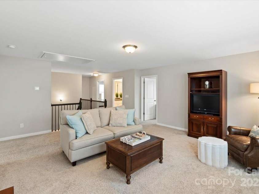 7039 Chrysanthemum Road, Lancaster, SC 29720.  MLS# CAR4249238, YatesRealty ID 9267. Loft