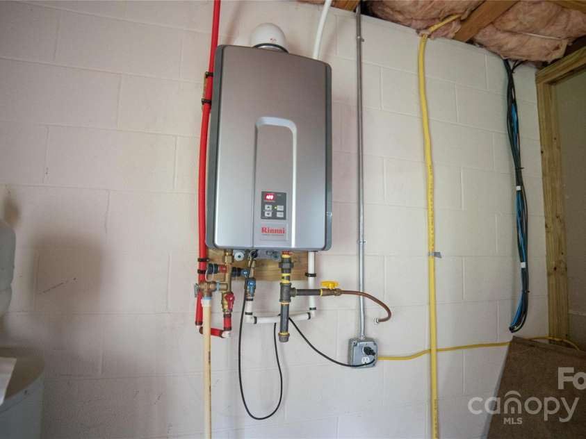 5692 Marblestone Drive, Granite Falls, NC 28630.  MLS# CAR4282455, YatesRealty ID 9268. 