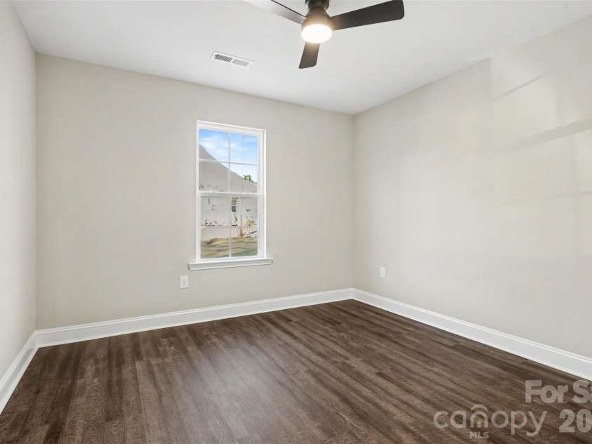 925 Randolph Street, High Point, NC 27260.  MLS# CAR4345152, YatesRealty ID 9268. 