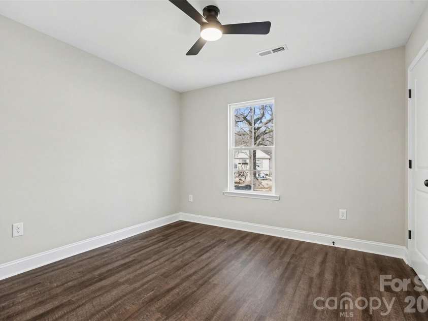 925 Randolph Street, High Point, NC 27260.  MLS# CAR4345152, YatesRealty ID 9268. 
