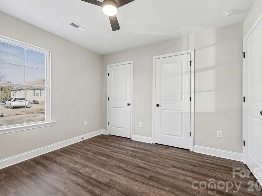 925 Randolph Street, High Point, NC 27260.  MLS# CAR4345152, YatesRealty ID 9268. 