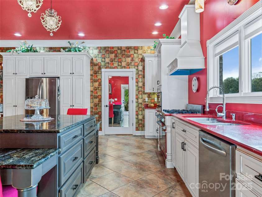 8124 Boylston Highway, Mills River, NC 28759.  MLS# CAR4184875, YatesRealty ID 9269. Chefs kitchen