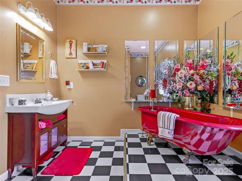 8124 Boylston Highway, Mills River, NC 28759.  MLS# CAR4184875, YatesRealty ID 9269. En-suite bathroom