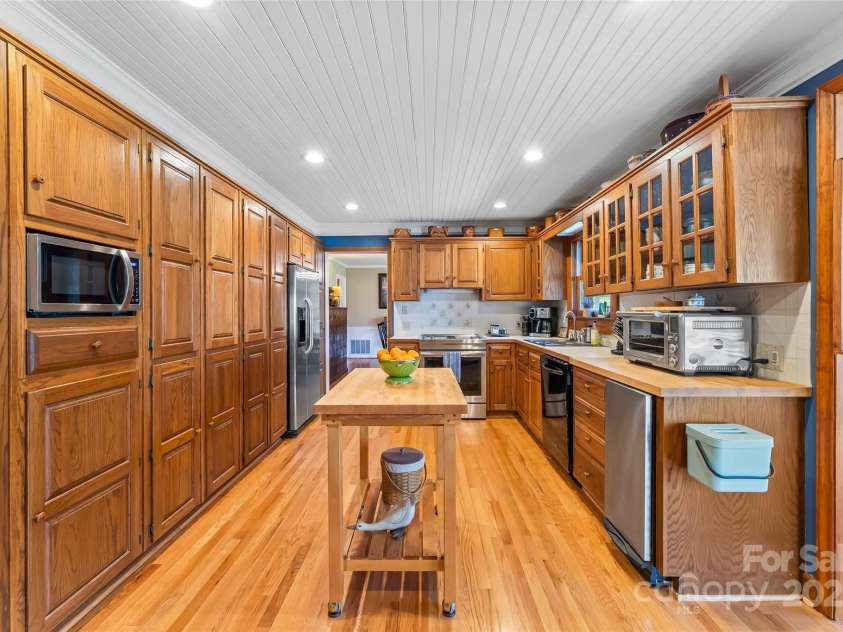 136 NC 126 Highway, Morganton, NC 28655.  MLS# CAR4248721, YatesRealty ID 9270. 