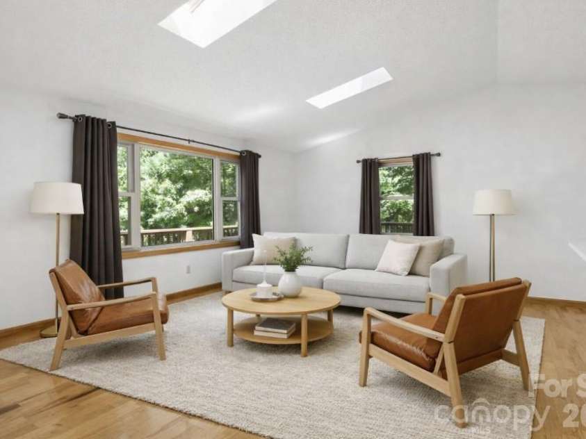 63 Independence Boulevard, Asheville, NC 28805.  MLS# CAR4347392, YatesRealty ID 9270. Virtually staged den
