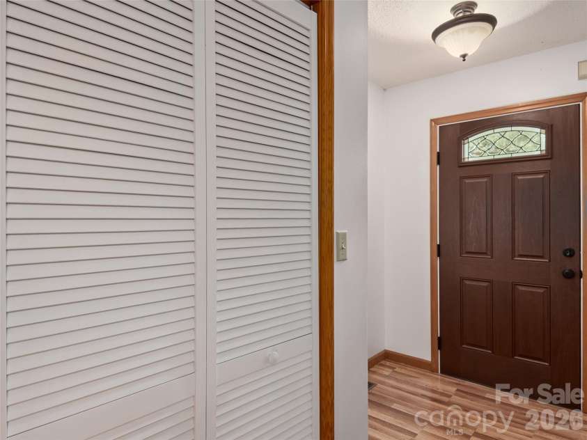 63 Independence Boulevard, Asheville, NC 28805.  MLS# CAR4417559, YatesRealty ID 9270. 