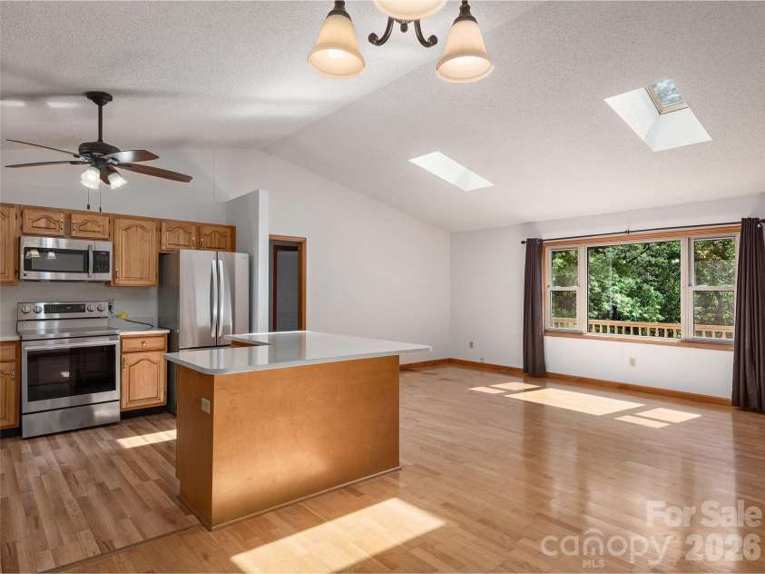 63 Independence Boulevard, Asheville, NC 28805.  MLS# CAR4417559, YatesRealty ID 9270. 