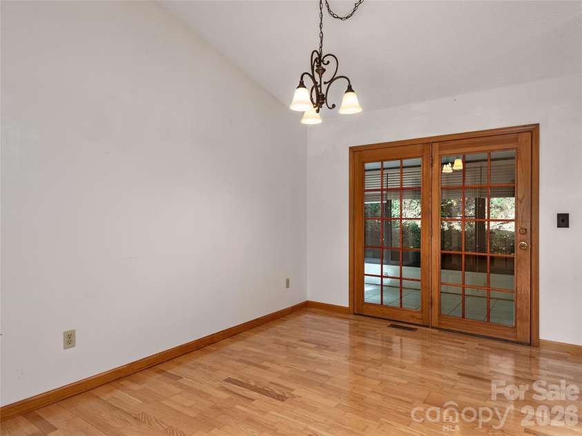 63 Independence Boulevard, Asheville, NC 28805.  MLS# CAR4417559, YatesRealty ID 9270. 
