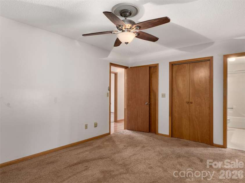 63 Independence Boulevard, Asheville, NC 28805.  MLS# CAR4417559, YatesRealty ID 9270. 
