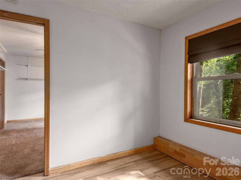 63 Independence Boulevard, Asheville, NC 28805.  MLS# CAR4417559, YatesRealty ID 9270. 