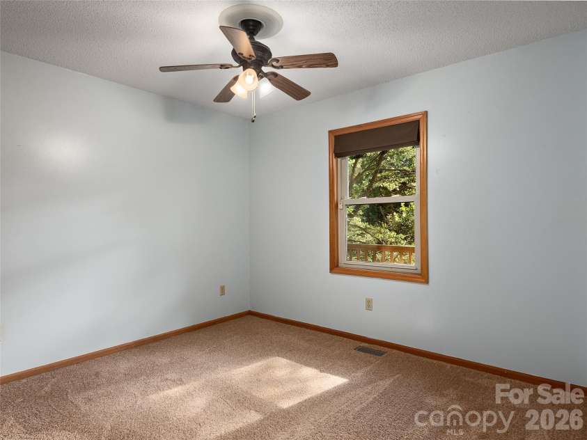 63 Independence Boulevard, Asheville, NC 28805.  MLS# CAR4417559, YatesRealty ID 9270. 