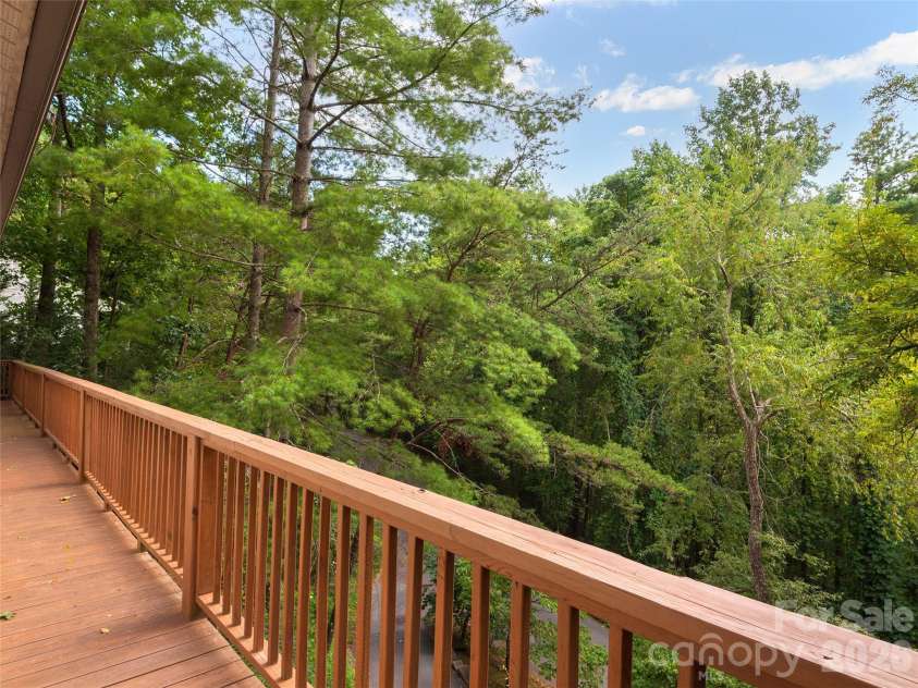 63 Independence Boulevard, Asheville, NC 28805.  MLS# CAR4417559, YatesRealty ID 9270. 