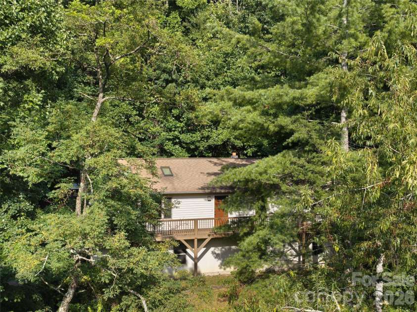 63 Independence Boulevard, Asheville, NC 28805.  MLS# CAR4417559, YatesRealty ID 9270. 