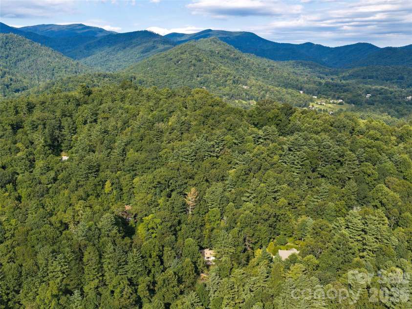 63 Independence Boulevard, Asheville, NC 28805.  MLS# CAR4417559, YatesRealty ID 9270. 