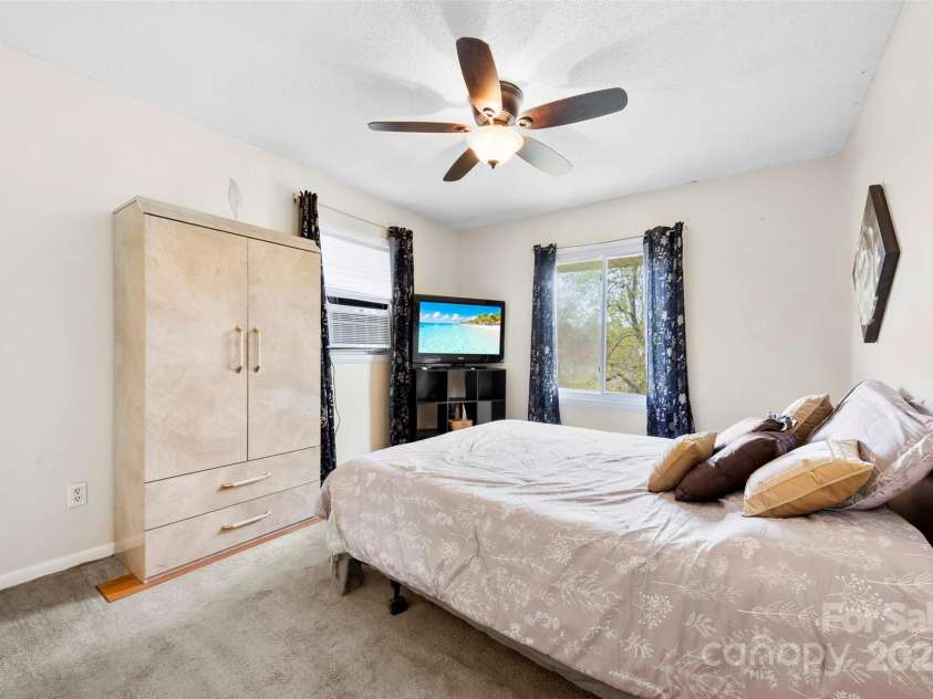 1308 Gaston Way, Dallas, NC 28034.  MLS# CAR4240422, YatesRealty ID 9272. 
