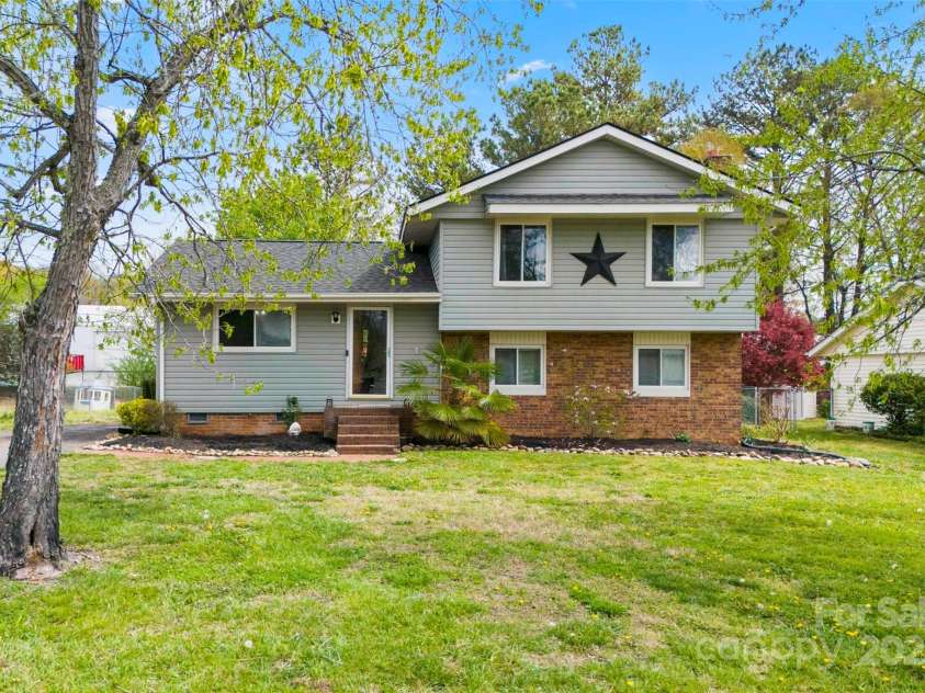 1308 Gaston Way, Dallas, NC 28034.  MLS# CAR4240422, YatesRealty ID 9272. 