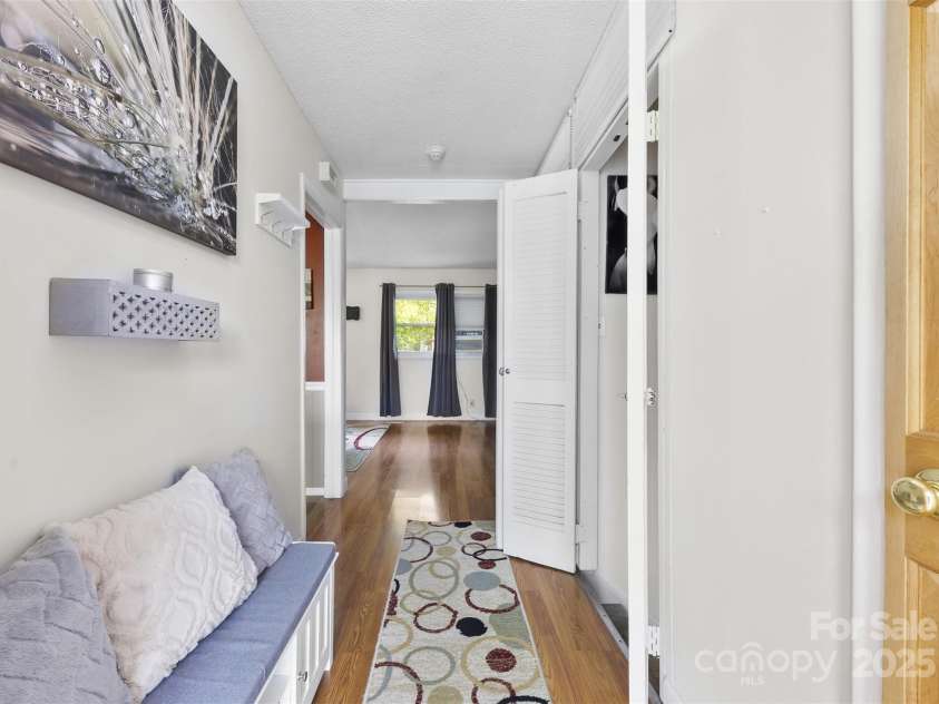 1308 Gaston Way, Dallas, NC 28034.  MLS# CAR4240422, YatesRealty ID 9272. Entry way