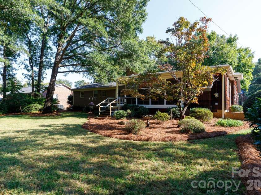 637 University Drive, Rock Hill, SC 29730.  MLS# CAR4305726, YatesRealty ID 9272. 