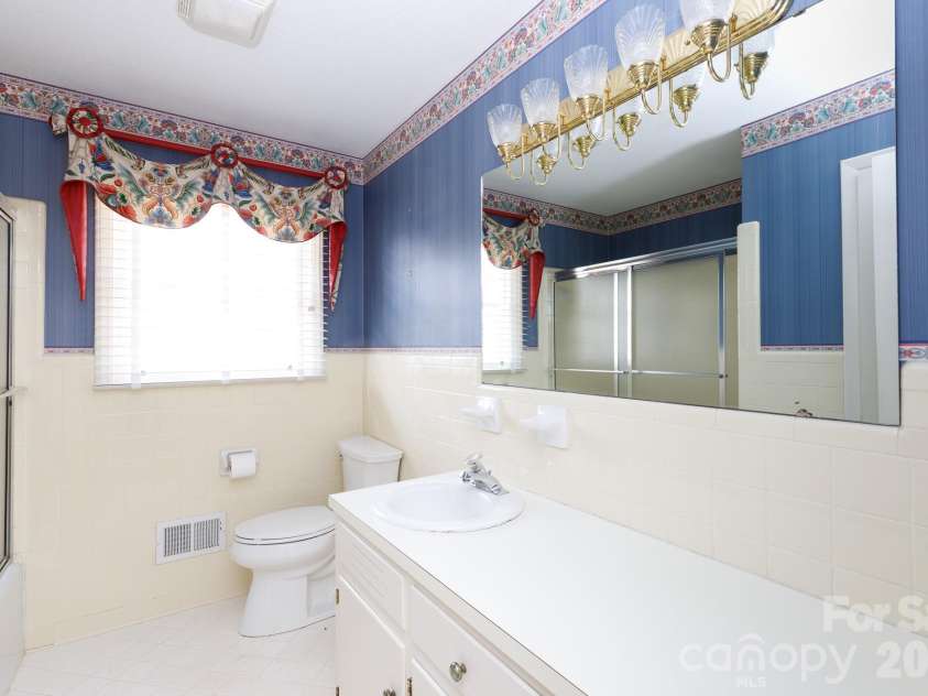637 University Drive, Rock Hill, SC 29730.  MLS# CAR4305726, YatesRealty ID 9272. 