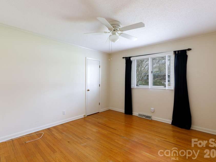 637 University Drive, Rock Hill, SC 29730.  MLS# CAR4305726, YatesRealty ID 9272. 