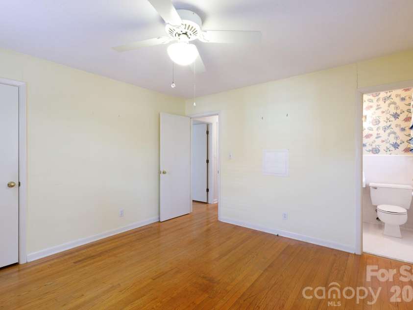 637 University Drive, Rock Hill, SC 29730.  MLS# CAR4305726, YatesRealty ID 9272. 