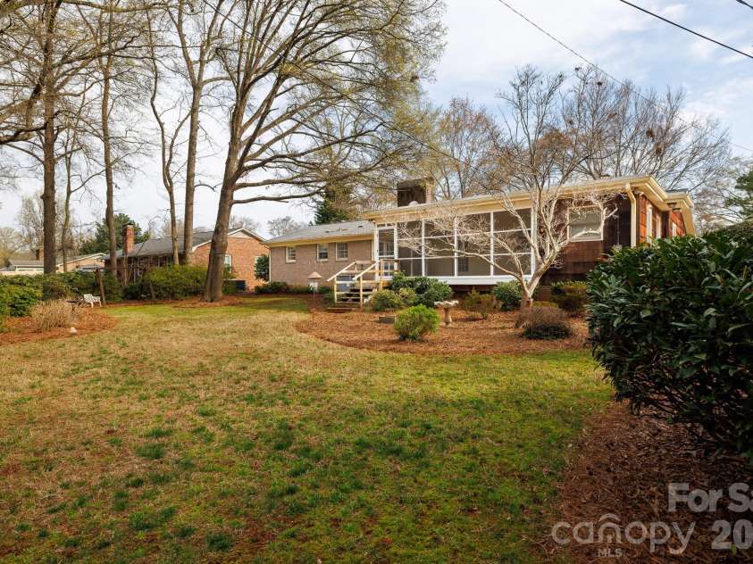 637 University Drive, Rock Hill, SC 29730.  MLS# CAR4305726, YatesRealty ID 9272. 