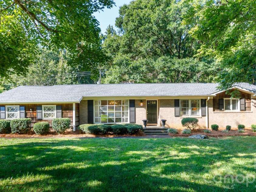 637 University Drive, Rock Hill, SC 29730.  MLS# CAR4305726, YatesRealty ID 9272. 