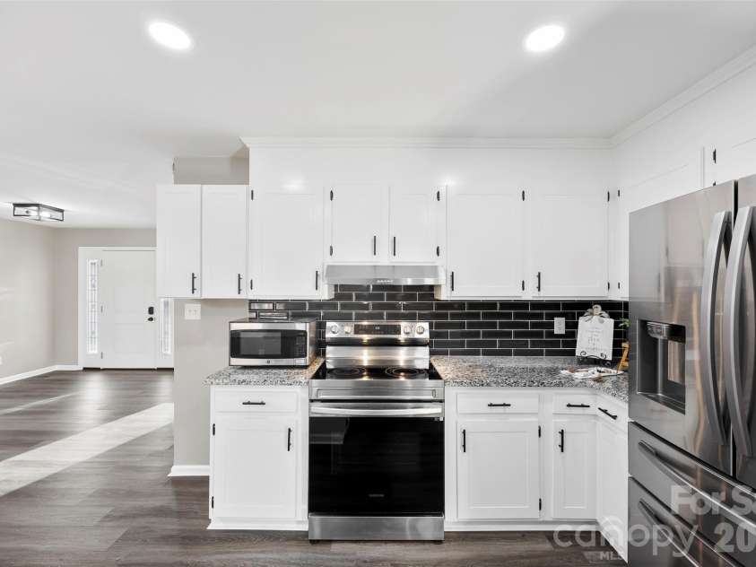 1045 Elizabeth Drive, Dallas, NC 28034.  MLS# CAR4334067, YatesRealty ID 9273. 
